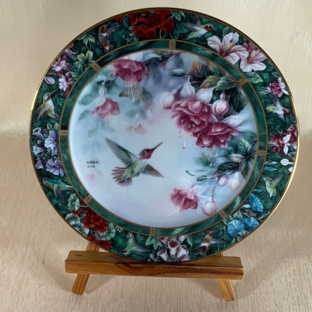 Lena Liu’s The Anna’s Hummingbird 2nd Issue Hummingbird Treasury Plate